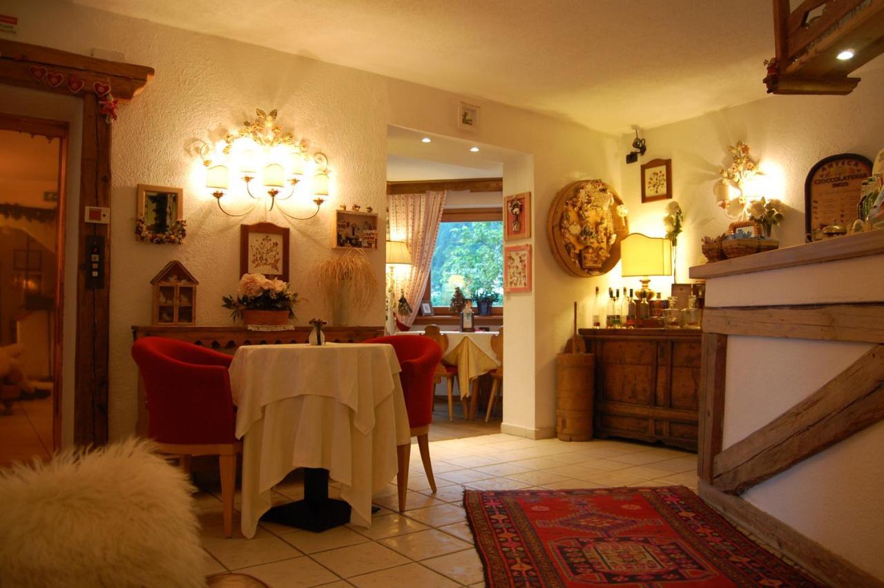 Chalet Fiocco Di Neve ปินโซโล ภายนอก รูปภาพ