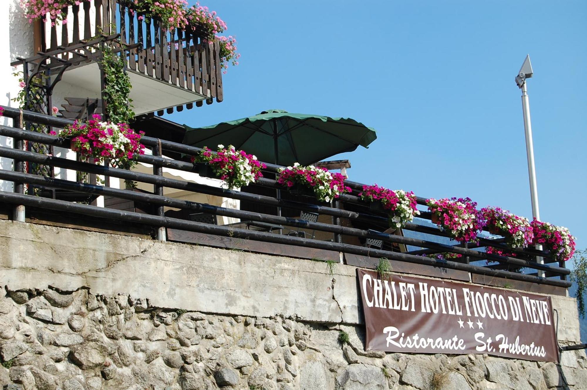 Chalet Fiocco Di Neve ปินโซโล ภายนอก รูปภาพ