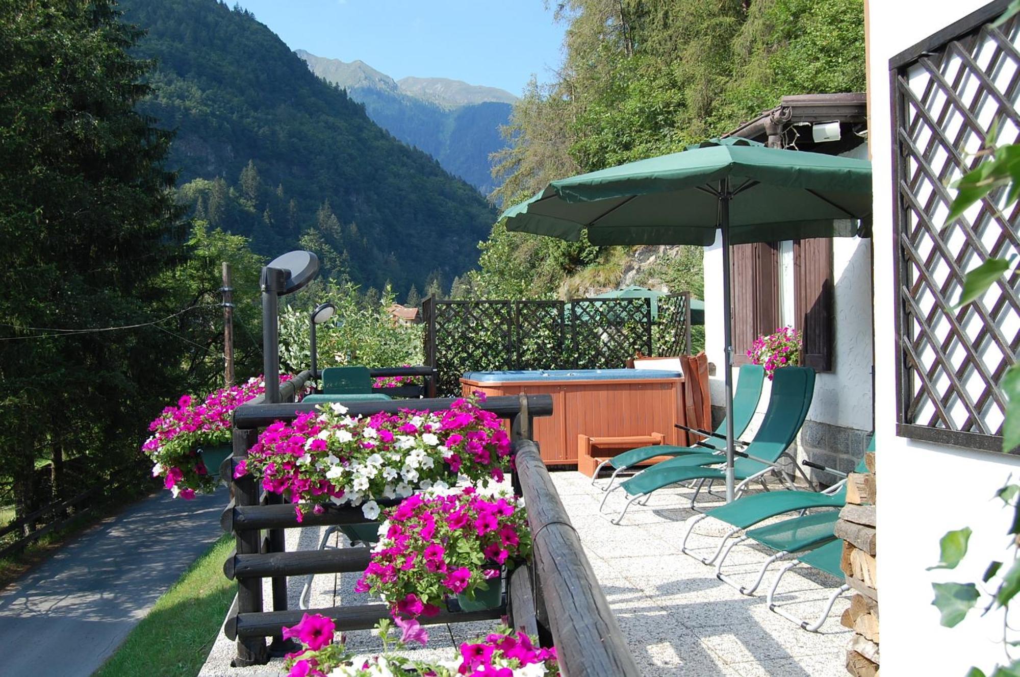 Chalet Fiocco Di Neve ปินโซโล ภายนอก รูปภาพ