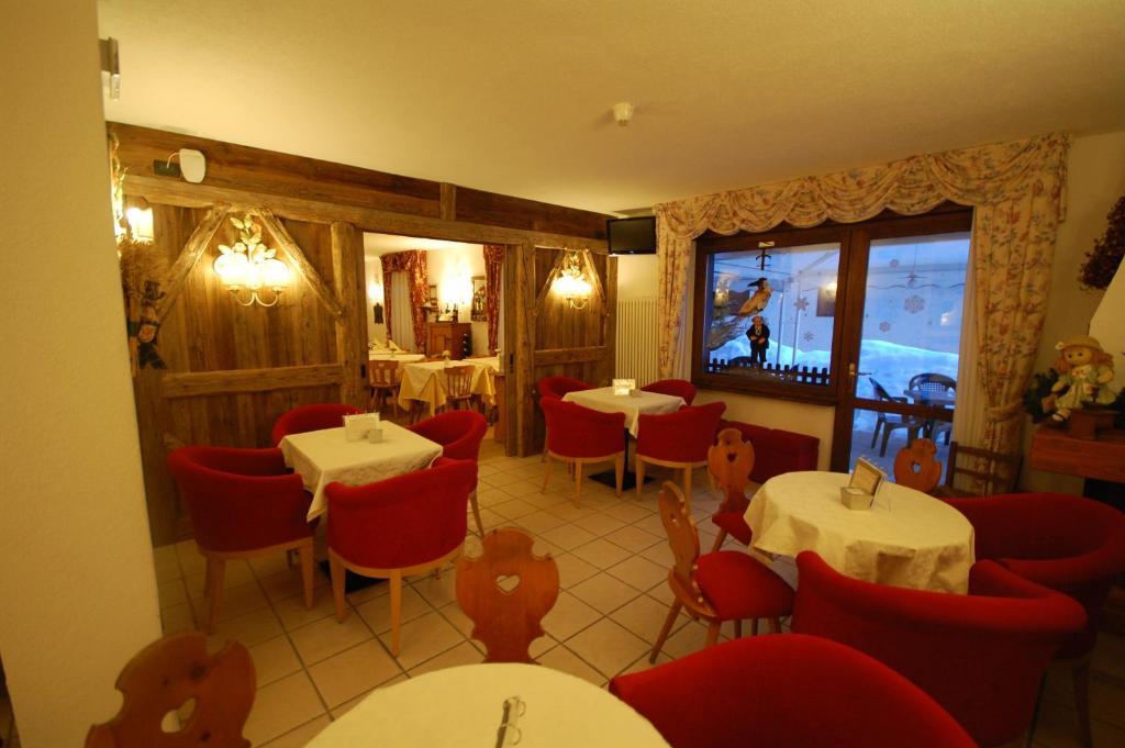 Chalet Fiocco Di Neve ปินโซโล ภายนอก รูปภาพ