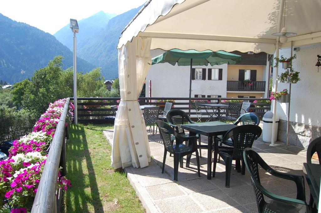 Chalet Fiocco Di Neve ปินโซโล ภายนอก รูปภาพ
